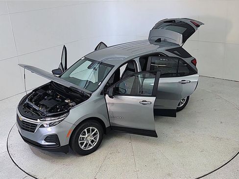 Used 2024 Chevrolet Equinox LS w/ LS Convenience Package FWD image 48