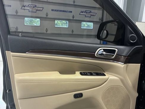 Used 2016 Jeep Grand Cherokee Limited AWD/4WD image 15