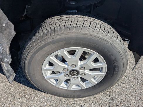 Used 2024 Toyota Tacoma SR image 11