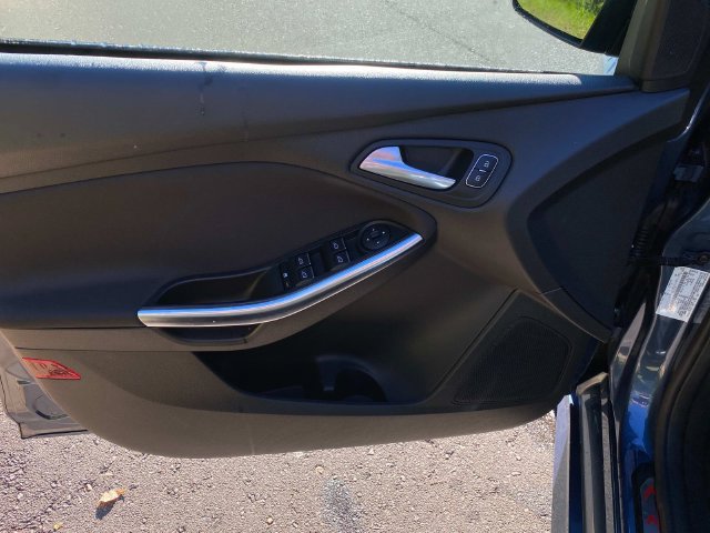 Used 2018 Ford Focus ST FWD image 12