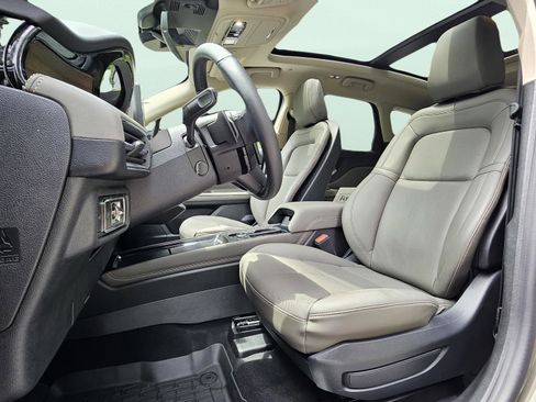 New 2025 Lincoln Corsair Reserve image 13