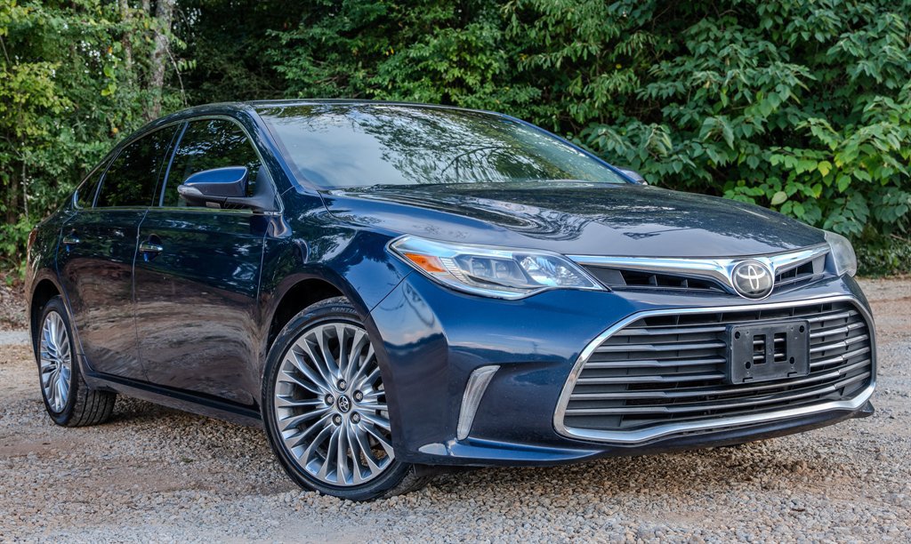 Used 2016 Toyota Avalon Limited w/ Toyota Safety Sense Package FWD image 7