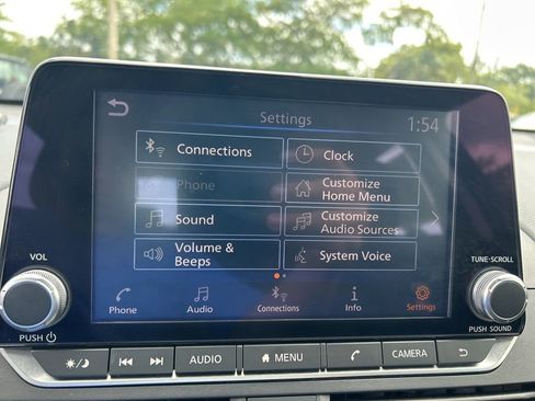 Used 2024 Nissan Altima 2.5 SV image 12