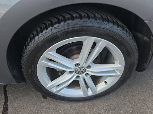 Used 2014 Volkswagen Passat TDI SEL Premium FWD image 19