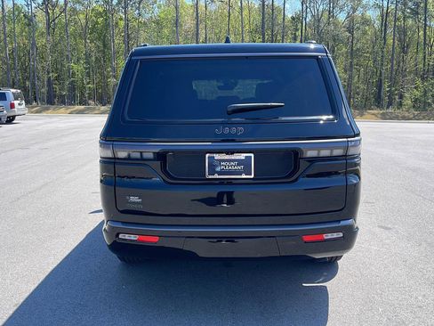 New 2026 Jeep Grand Wagoneer Limited AWD/4WD image 6