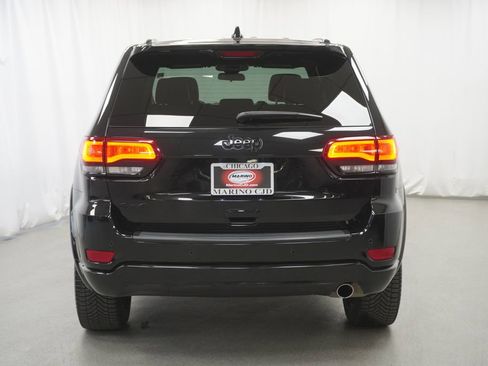 Certified 2021 Jeep Grand Cherokee Laredo X AWD/4WD image 11