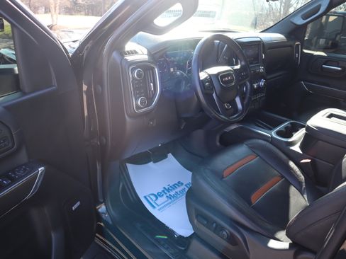 Used 2022 GMC Sierra 2500 AT4 w/ AT4 Premium Plus Package image 3
