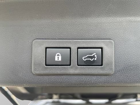Used 2024 Subaru Ascent Premium w/ Convenience Package AWD/4WD image 10