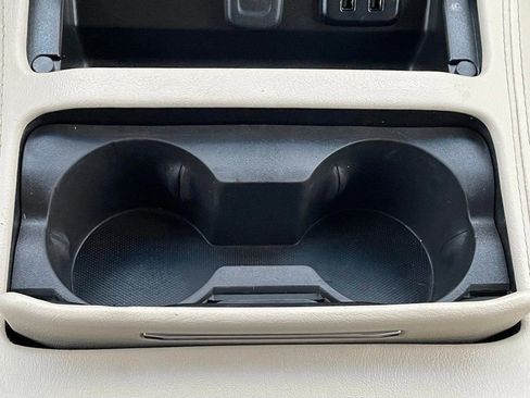 Used 2016 GMC Yukon XL Denali image 50