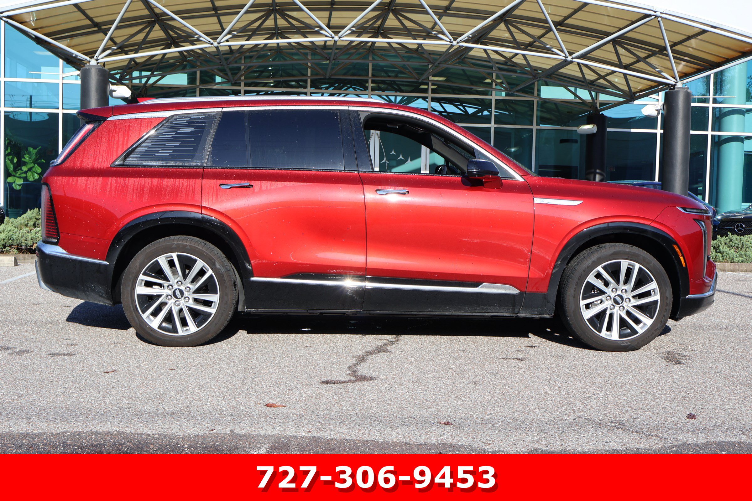 Used 2026 Cadillac Vistiq Luxury AWD/4WD image 11