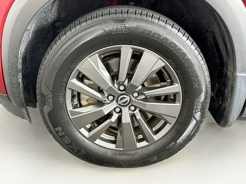 Used 2022 Nissan Pathfinder SV FWD image 11