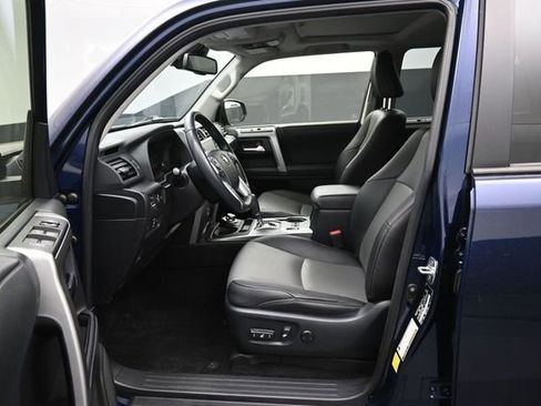 Used 2023 Toyota 4Runner SR5 Premium w/ Moonroof Package AWD/4WD image 9
