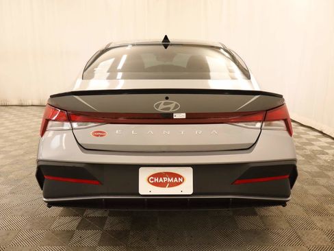 Used 2025 Hyundai Elantra Sport image 5