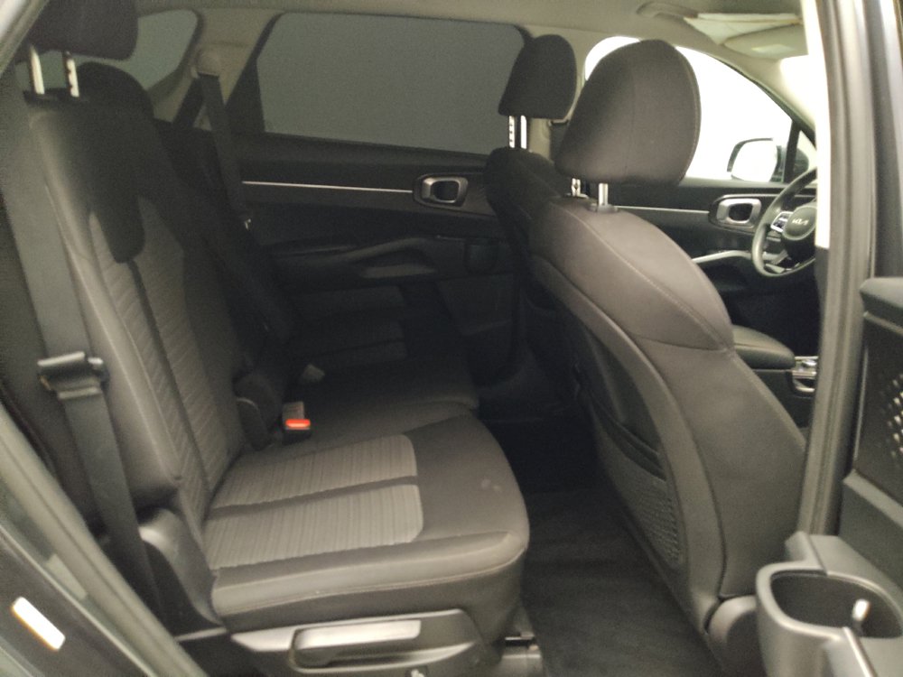 Used 2022 Kia Sorento LX FWD image 19