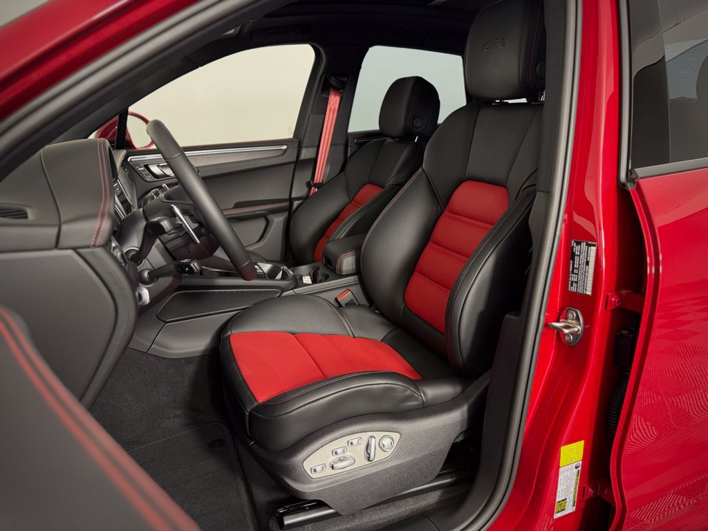 New 2026 Porsche Macan GTS AWD/4WD image 5