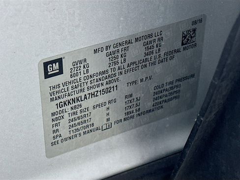 Used 2017 GMC Acadia SLE image 12