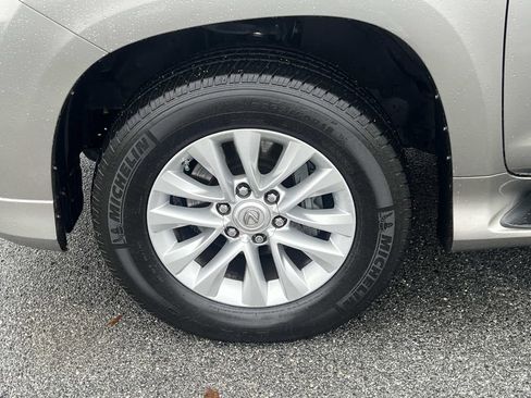 Used 2021 Lexus GX 460 Premium w/ Premium Package image 11