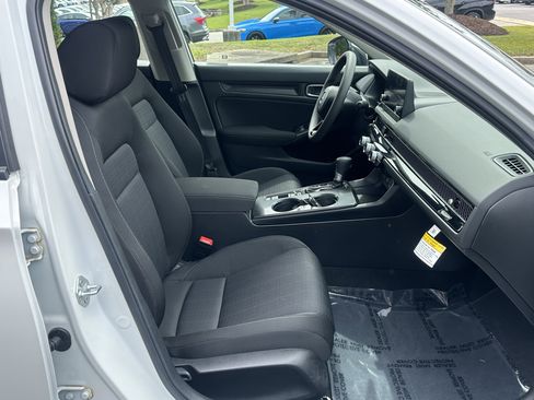 Used 2026 Honda Civic LX image 32