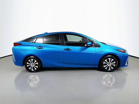 Used 2021 Toyota Prius Prime LE image 3