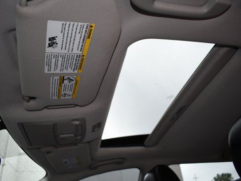 Used 2017 Nissan Pathfinder Platinum AWD/4WD image 19