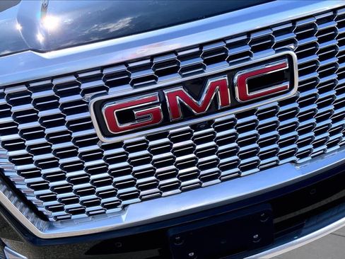 Used 2022 GMC Yukon XL Denali AWD/4WD image 31