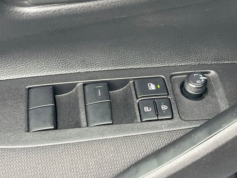 Used 2025 Toyota Corolla LE image 14