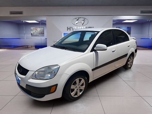 Used 2009 Kia Rio LX FWD image 2