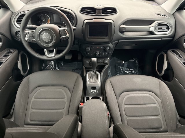 Used 2020 Jeep Renegade Latitude w/ Cold Weather Group AWD/4WD image 14