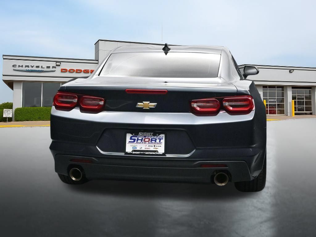 Used 2022 Chevrolet Camaro LT RWD image 4