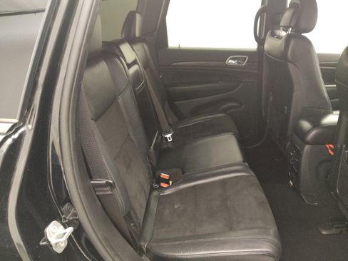 Used 2019 Jeep Grand Cherokee Altitude RWD image 19