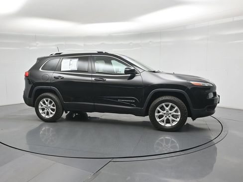 Used 2017 Jeep Cherokee Latitude w/ Trailer Tow Group AWD/4WD image 24