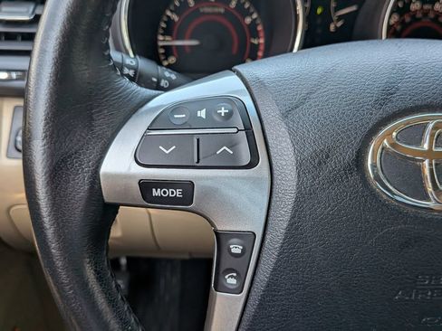 Used 2013 Toyota Highlander Limited FWD image 21