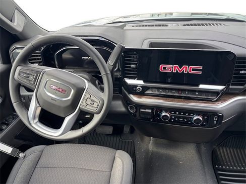 New 2026 GMC Sierra 1500 SLE image 10