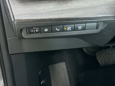 Used 2023 Nissan Ariya FWD image 17