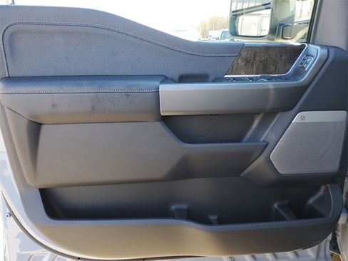 New 2026 Ford F250 Lariat w/ Black Appearance Package image 24