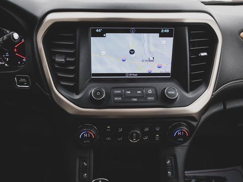 Used 2017 GMC Acadia Denali w/ Technology Package image 5