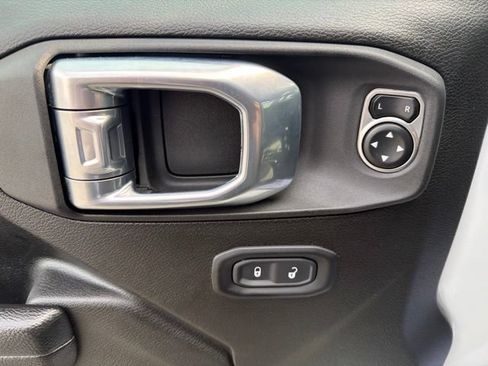 Used 2024 Jeep Wrangler Unlimited Sport AWD/4WD image 17