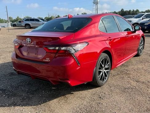 Used 2021 Toyota Camry SE FWD image 5