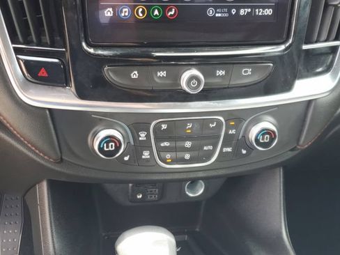 Used 2023 Chevrolet Traverse RS AWD/4WD image 27