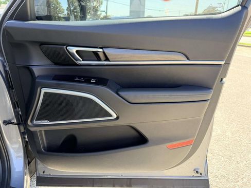 Used 2023 Kia Telluride SX Prestige X-Line AWD/4WD image 11
