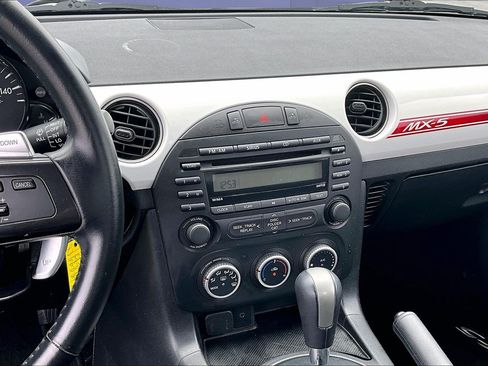 Used 2014 MAZDA MX-5 Miata Club RWD image 9