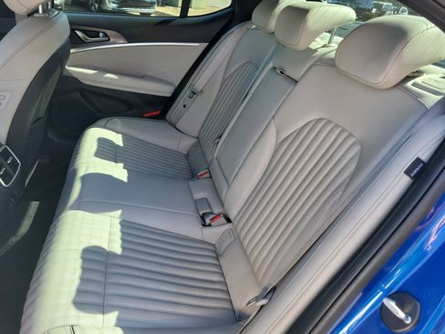 Used 2025 Genesis G70 2.5T w/ Sport Prestige Package image 7