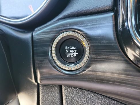 Used 2020 Jeep Grand Cherokee Altitude image 17