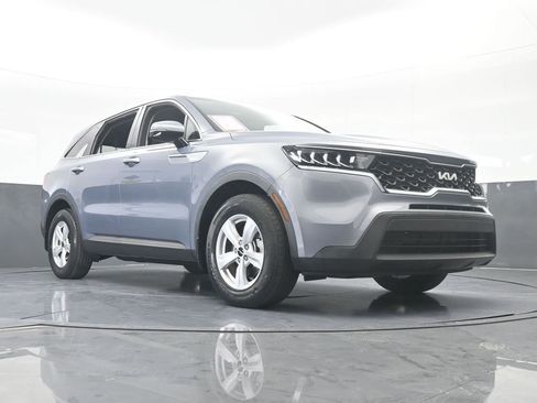 Used 2022 Kia Sorento LX image 60