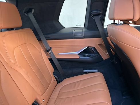 Used 2022 BMW X7 xDrive40i w/ M Sport Package AWD/4WD image 35