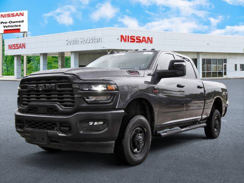 Used 2025 RAM 2500 Tradesman AWD/4WD image 2