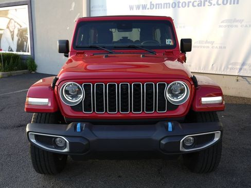 Used 2024 Jeep Wrangler Unlimited Sahara w/ Technology Group AWD/4WD image 5