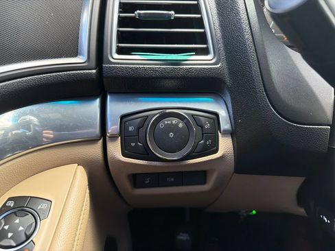 Used 2016 Ford Explorer Limited w/ Equipment Group 301A AWD/4WD image 9
