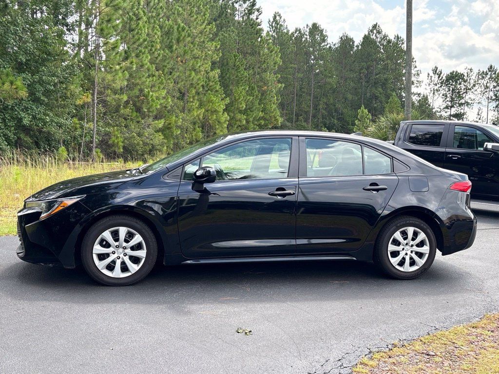 Used 2024 Toyota Corolla LE FWD image 8