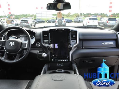 Used 2022 RAM 2500 Laramie w/ Night Edition AWD/4WD image 18